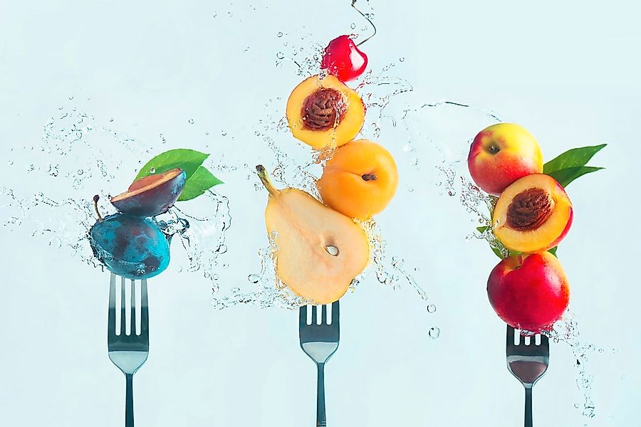 Papermoon Fototapete "Photo-Art DINA BELENKO, FRUCHTSALAT MACHEN" günstig online kaufen