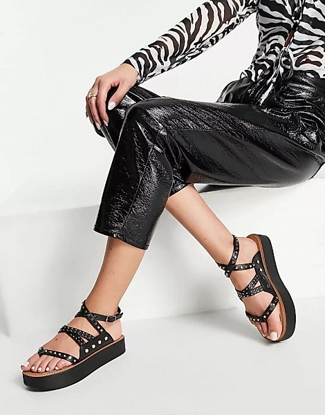 ASOS DESIGN – Flinch – Flache Sandalen aus Leder mit Nieten in Schwarz günstig online kaufen