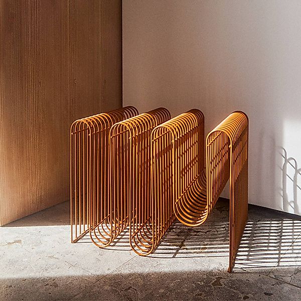 AYTM Magazinhalter Curva, amber, Metall, 41 cm lang günstig online kaufen