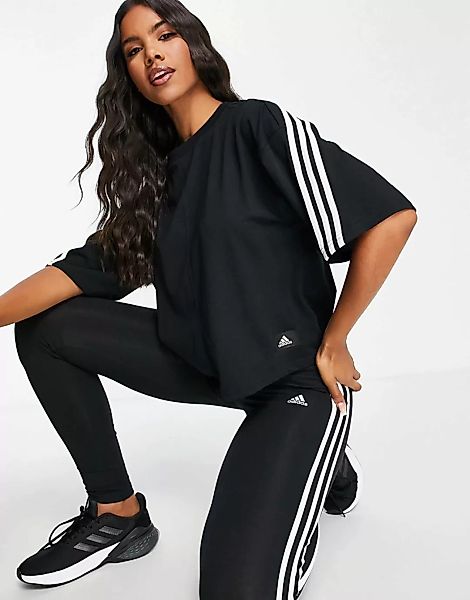 adidas – Training – Kastiges T-Shirt mit den drei Streifen in Schwarz günstig online kaufen