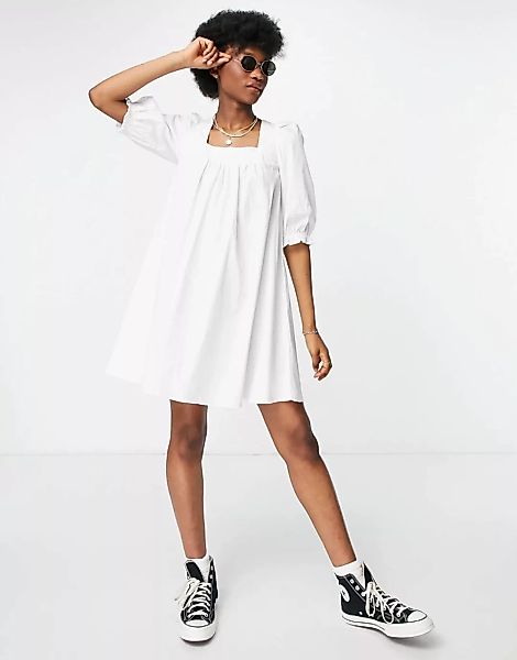 New Look – Mini-Hängerkleid aus Popeline mit Schnürung am Rücken in Weiß-Br günstig online kaufen
