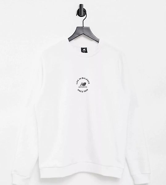 New Balance – Sweatshirt in Weiß mit „Life in Balance“-Print, exklusiv bei günstig online kaufen