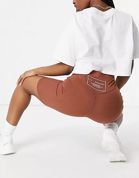 Public Desire – Figurbetonte Shorts in Schokoladenbraun mit Motiv günstig online kaufen