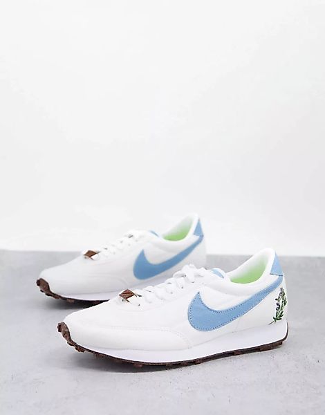 Nike – Daybreak Move to Zero – Sneaker in Weiß und Blau mit Blumenstickerei günstig online kaufen