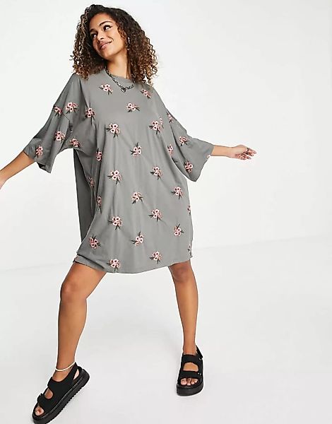 ASOS DESIGN – Oversized T-Shirt-Kleid mit durchgehender Blumenstickerei in günstig online kaufen