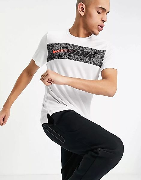 Nike Training – Dri-FIT SuperSet SC Energy – T-Shirt in Weiß günstig online kaufen