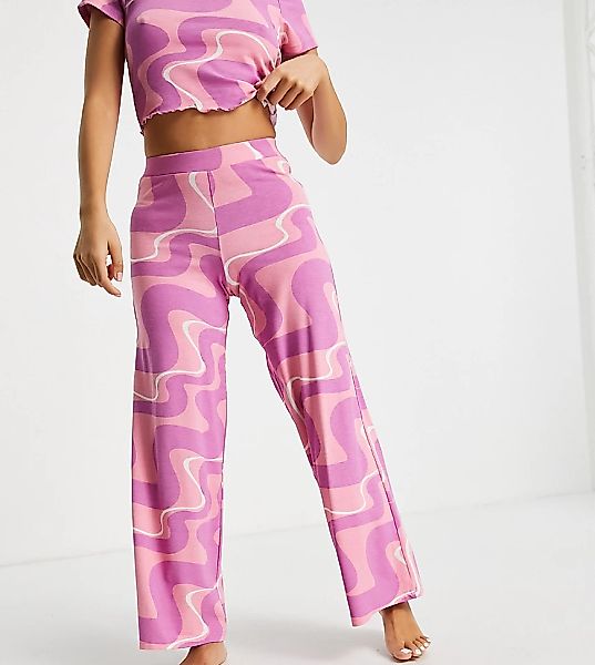 ASOS DESIGN Petite – Pyjama aus T-Shirt und Hose in Rosa mit Wirbelmuster u günstig online kaufen