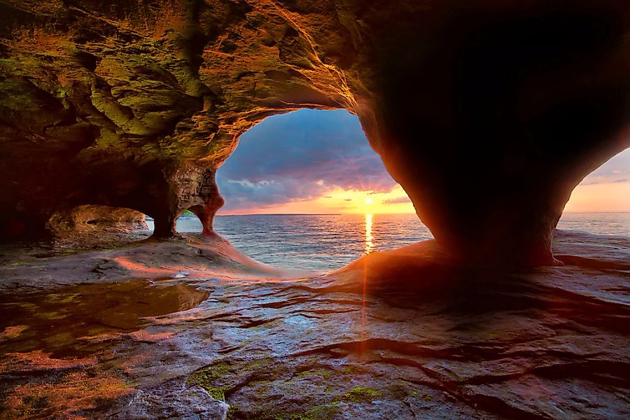 Papermoon Fototapete "Sea Caves Lake Superior" günstig online kaufen