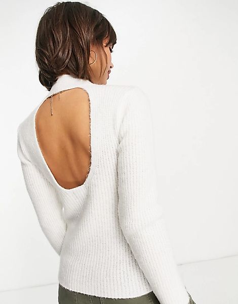 ASOS DESIGN – Pullover mit Stehkragen & Rückenausschnitt in Cremeweiß günstig online kaufen