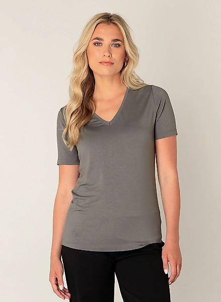 Base Level T-Shirt "Yanic", mit V-Ausschnitt günstig online kaufen