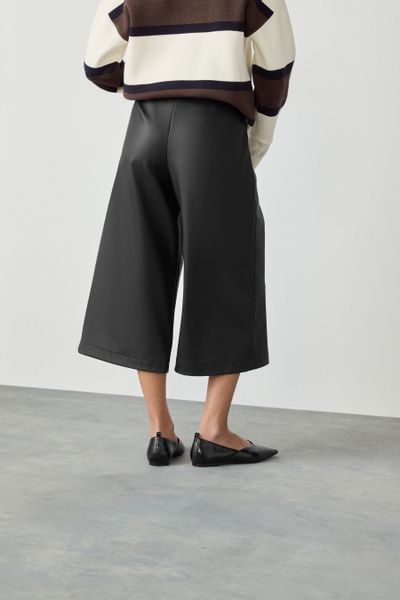 Next Lederhose Bermudashorts aus Kunstleder (1-tlg) günstig online kaufen