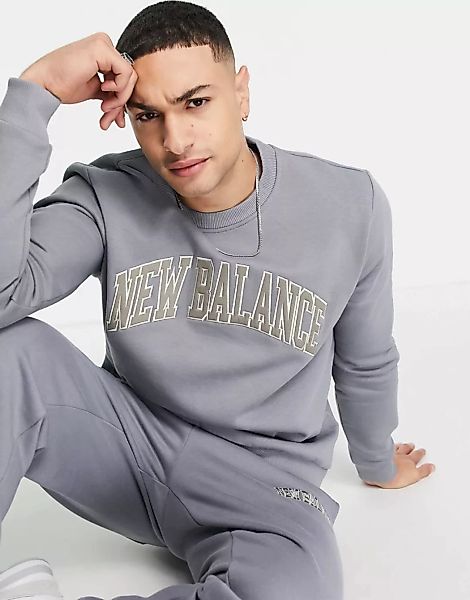 New Balance – College-Sweatshirt in Grau und Gelb günstig online kaufen