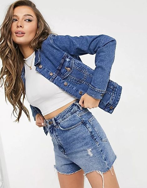 Bershka – Eng geschnittene Jeansjacke in Mittelblau günstig online kaufen
