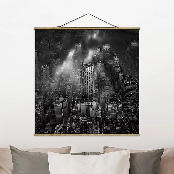 Stoffbild Architektur mit Posterleisten - Quadrat Sonnenlicht über New York günstig online kaufen