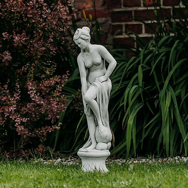 gartendekoparadies.de Gartenfigur Statue Venus im Bad günstig online kaufen