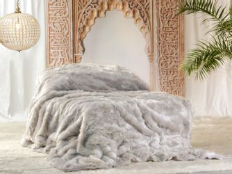 Wohndecke Premium Felldecke (Kunstfelldecke) "Zobel silber-grau", günstig online kaufen