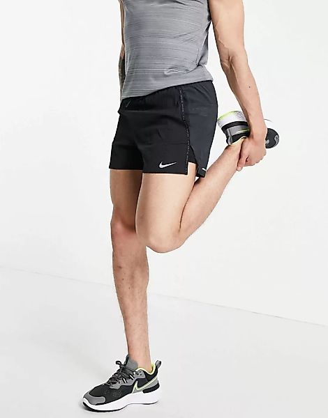 Nike Running – Run Division Flex Stride – 5-Zoll-Shorts in Schwarz günstig online kaufen