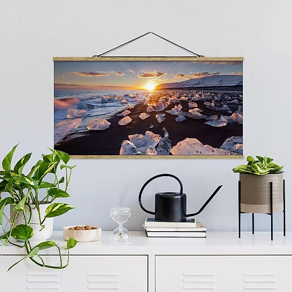 Stoffbild Strand mit Posterleisten - Querformat Eisbrocken am Strand Island günstig online kaufen