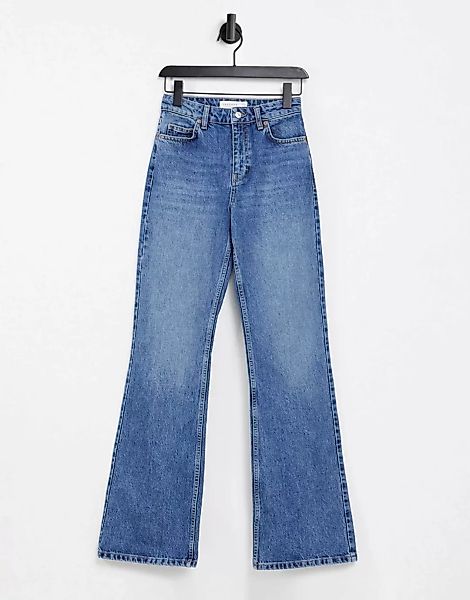 Topshop – Two 90s – Ausgestellte Jeans in verwaschenem Mittelblau günstig online kaufen