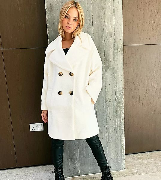 ASOS DESIGN Petite – Zweireihiger, strukturierter Mantel in Creme-Weiß günstig online kaufen