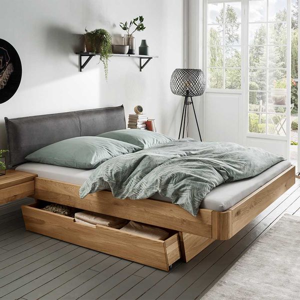 Bett mit Schublade aus Wildeiche Massivholz Kopfteil gepolstert günstig online kaufen