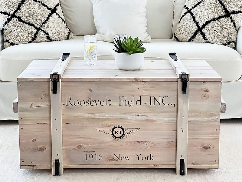 Holztruhe "Roosevelt Field" grau mit Vintage Eisenbeschlägen günstig online kaufen
