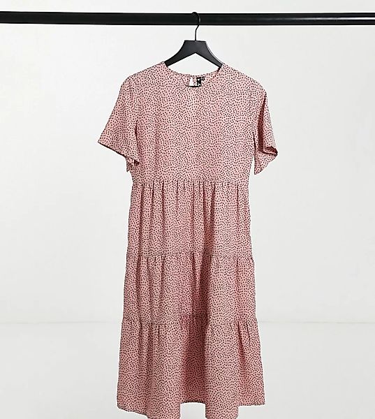 Influence Petite – Mittellanges, gerafftes Kleid mit Stufen und Punktemuste günstig online kaufen