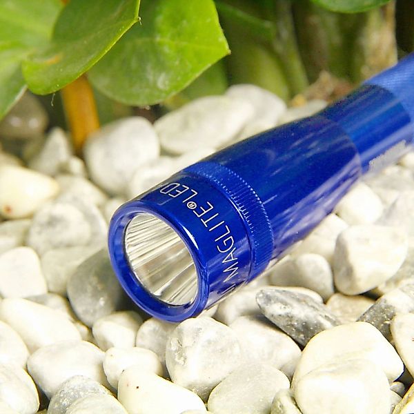 Maglite LED-Taschenlampe Mini, 2-Cell AA, Holster, blau günstig online kaufen