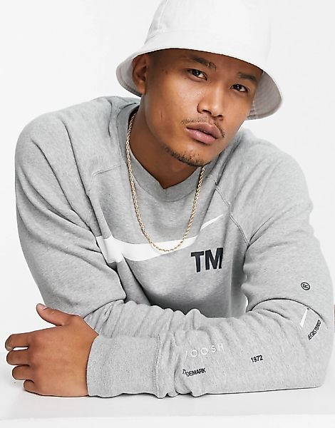 Nike – Fleece-Sweatshirt in Grau mit Swoosh-Logo günstig online kaufen