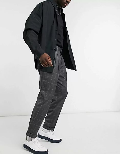 ASOS DESIGN – Elegante, schmal zulaufende Oversize-Hose mit Karomuster-Grau günstig online kaufen
