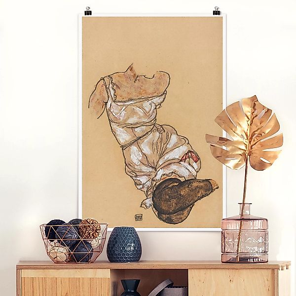 Poster Kunstdruck - Hochformat Egon Schiele - Weiblicher Torso in Unterwäsc günstig online kaufen