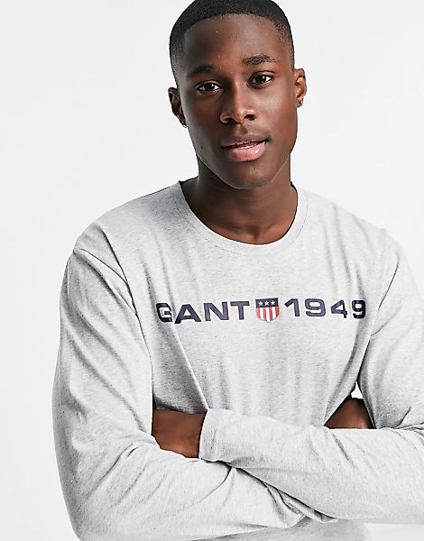 GANT – Langärmliges Lounge-Shirt in Grau mit Logo auf der Brust günstig online kaufen