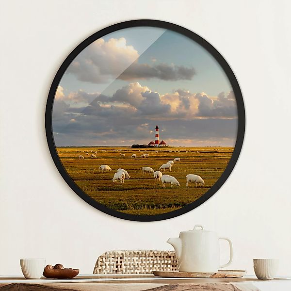 Rundes Gerahmtes Bild Nordsee Leuchtturm mit Schafsherde günstig online kaufen
