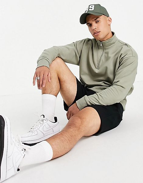 New Look – Sweatshirt in hellem Khaki mit Stehkragen und Reißverschluss-Bla günstig online kaufen