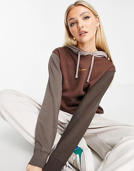 Nike – Metallic Swoosh – Kapuzenpullover im Farbblock-Design in Braun und n günstig online kaufen