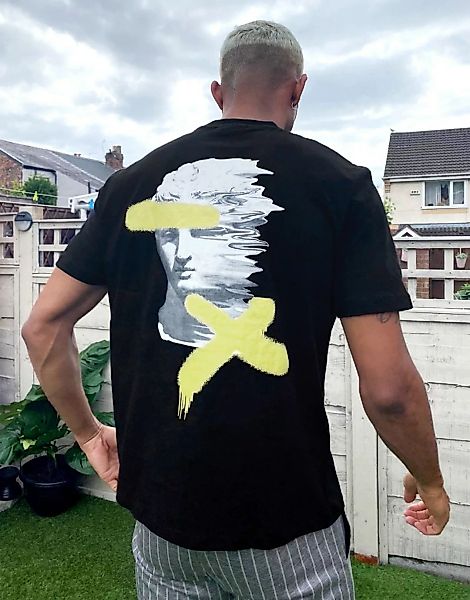 ASOS DESIGN – Lässiges T-Shirt mit historischem Motiv und Spray-Print, in S günstig online kaufen