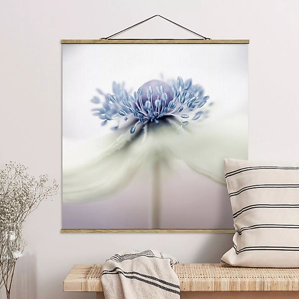 Stoffbild Blumen mit Posterleisten - Quadrat Anemone in Violett günstig online kaufen