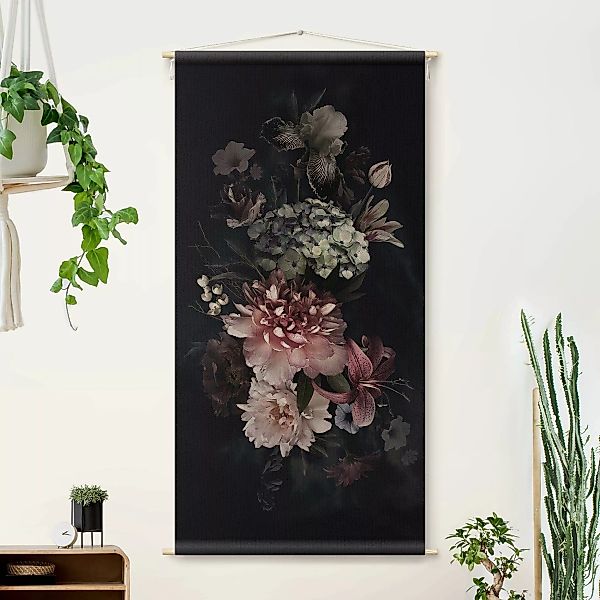 Wandteppich Blumen mit Nebel auf Schwarz günstig online kaufen