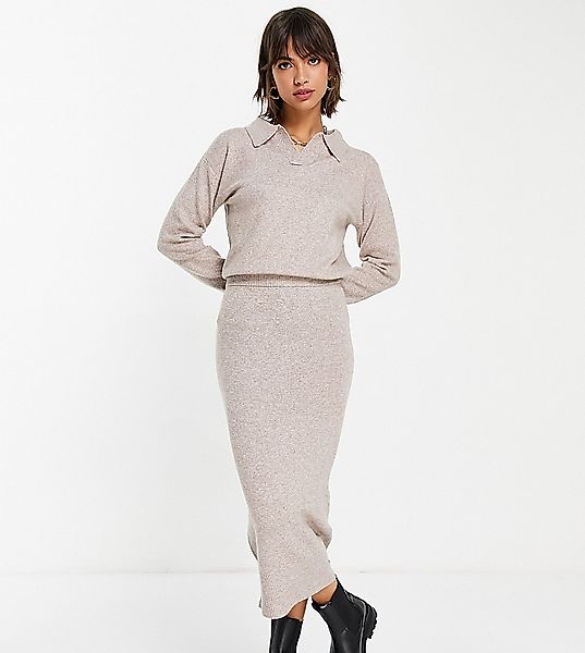 M Lounge – Midi-Pulloverkleid mit Polo-Kragen, geripptem Saum und Overlay-B günstig online kaufen