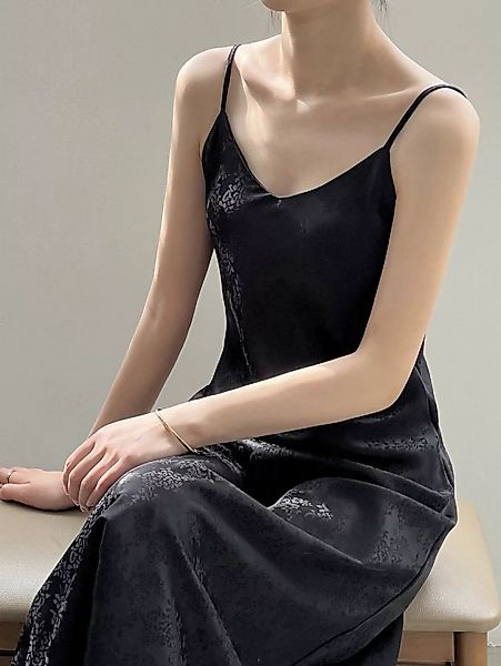 KIKI Strandkleid Jacquard-Strapskleid mit V-Ausschnitt Strapsrock günstig online kaufen