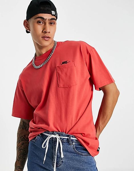 Nike – Premium Essential – Oversize-T-Shirt in Rot mit Tasche günstig online kaufen