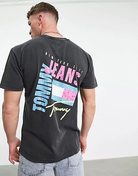 Tommy Jeans – T-Shirt mit Fotoprint-Logo hinten in Schwarz günstig online kaufen