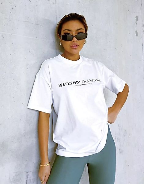 ASOS – Weekend Collective – Kastiges T-Shirt in Weiß mit Logo günstig online kaufen