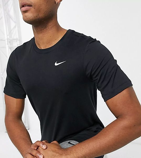 Nike Training Plus – T-Shirt in Schwarz günstig online kaufen