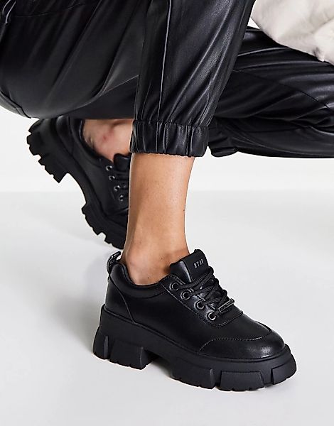 Steve Madden – Tank – Flache Schnürschuhe aus schwarzem Leder mit dicker So günstig online kaufen