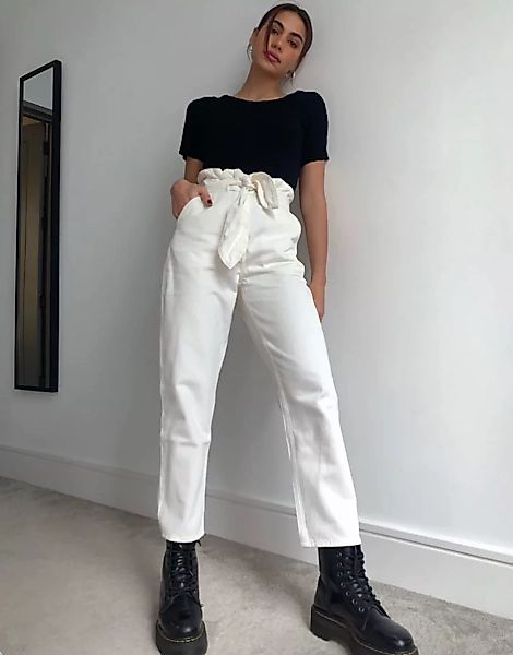 & Other Stories – Odette – Schmal zulaufende Jeans in gebrochenem Weiß mit günstig online kaufen