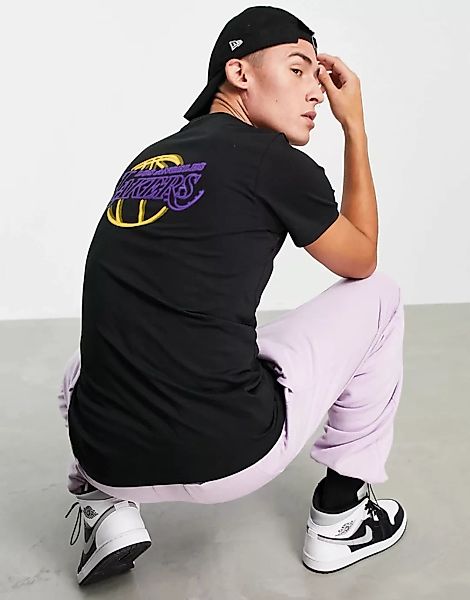 New Era – LA Lakers – T-Shirt in Schwarz mit neonfarbenem Print günstig online kaufen