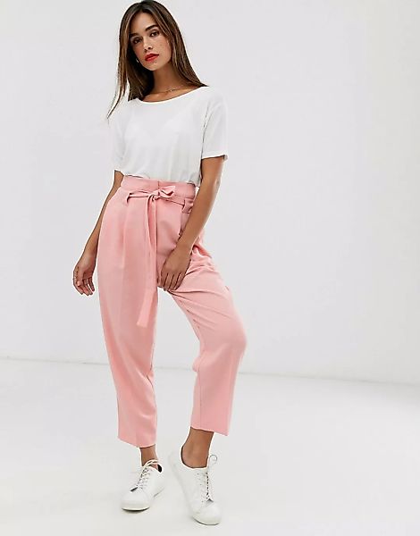 ASOS DESIGN – Knöchellange, schmal zulaufende Hose mit Bindegürtel-Rosa günstig online kaufen