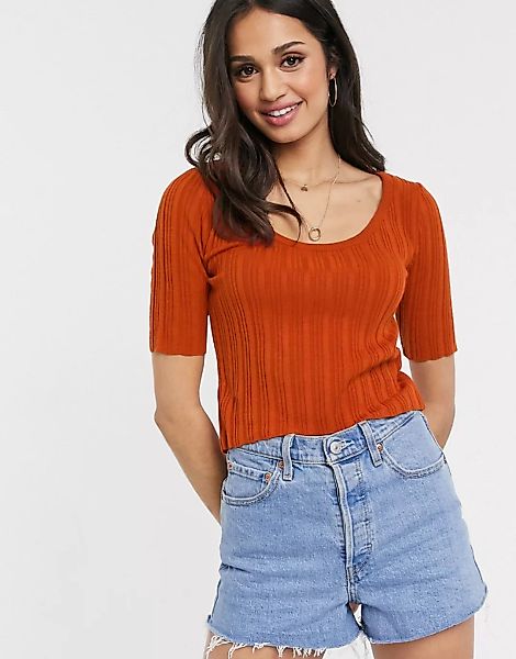 ASOS DESIGN – Kurzärmliger Pullover in Orange mit U-Ausschnitt günstig online kaufen