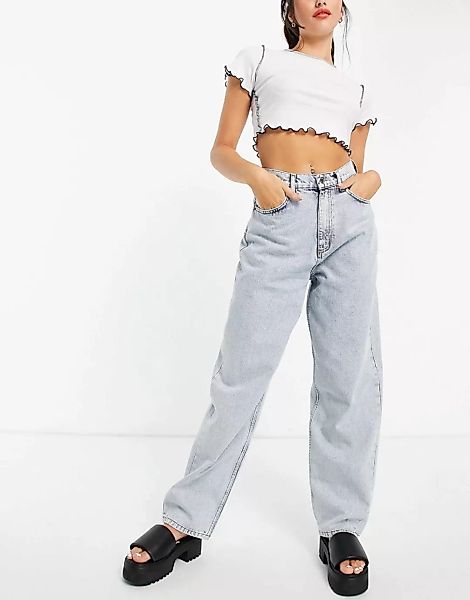 ASOS DESIGN – Sehr lässige Mom-Jeans mit hohem Bund in heller Waschung-Blau günstig online kaufen